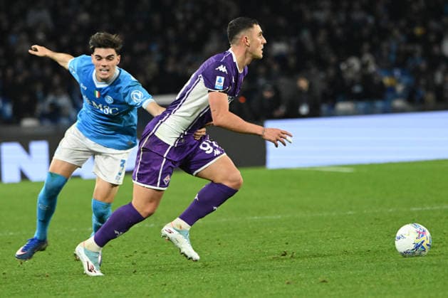 Miguel Gutierrez of SSC Napoli competes for the ball with Roberto Piccoli of ACF Fiorentina during Serie A Enelive match between SSC Napoli vs ACF Fiorentina:Danilo Gemito Live Photo  Copyright: xDaniloxGemito IPAxSportx xipa-agency.netx xx IPA_70806526 IPA_Agency_IPA70806526