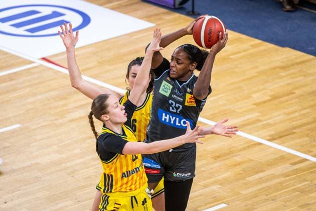 Basketball Berlin 31 01 2026 Season 2025 2026 DBBL 1 Bundesliga Alba Berlin Saarlouis Royals Jordyn Jenkins Saarlouis, No 32 Rosalie Esser Alba, No 22