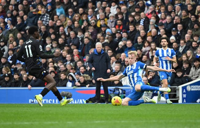 Jan Paul van Hecke of Brighton slides in to clear the ball from Thierno Barry of Everton during the Premier League match between Brighton and Hove Albion and Everton at the American Express Stadium, Brighton UK - Saturday 31st January 2026 Brighton v Everton Premier League Football, Amex Stadium, Sussex, UK - 31 Jan 2026Brighton Amex Stadium Sussex United Kingdom Editorial use only. No merchandising. For Football images FA and Premier League restrictions apply inc. no internet mobile usage without FAPL license - for details contact Football Dataco  Copyright: xLizxFinlayson TPI Shutterstockx 16497437bz