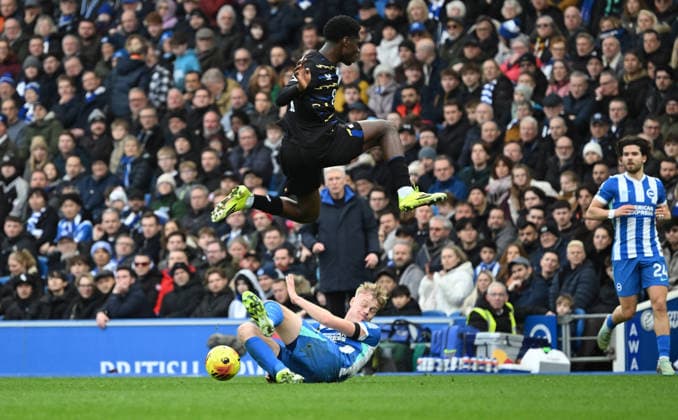 Jan Paul van Hecke of Brighton slides in to clear the ball from Thierno Barry of Everton during the Premier League match between Brighton and Hove Albion and Everton at the American Express Stadium, Brighton UK - Saturday 31st January 2026 Brighton v Everton Premier League Football, Amex Stadium, Sussex, UK - 31 Jan 2026Brighton Amex Stadium Sussex United Kingdom Editorial use only. No merchandising. For Football images FA and Premier League restrictions apply inc. no internet mobile usage without FAPL license - for details contact Football Dataco  Copyright: xLizxFinlayson TPI Shutterstockx 16497437bp