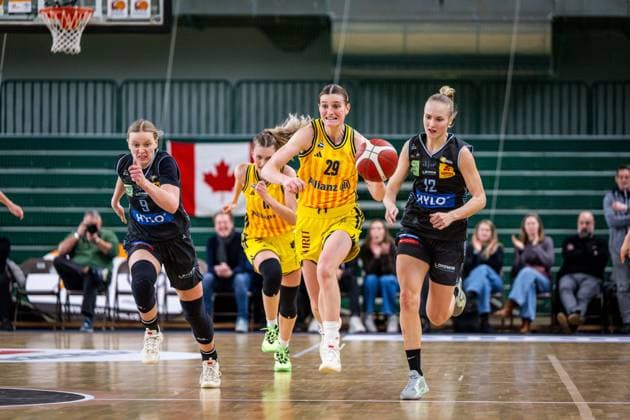 Basketball Berlin 31 01 2026 Season 2025 2026 DBBL 1 Bundesliga Alba Berlin Saarlouis Royals Alina Hartmann Alba, No 29 Egle Zabotkaite Saarlouis, No 12 Emma Eichmeyer Saarlouis, No 09