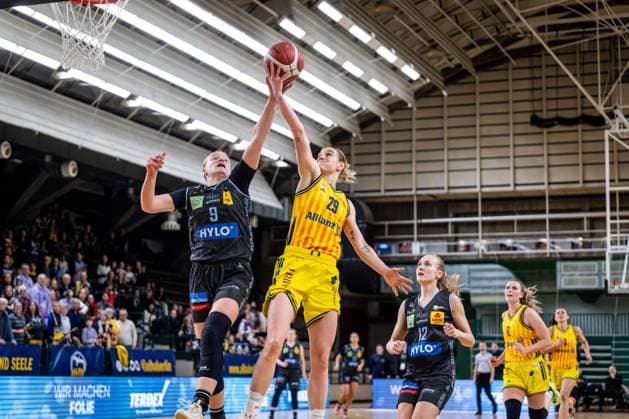 Basketball Berlin 31 01 2026 Season 2025 2026 DBBL 1 Bundesliga Alba Berlin Saarlouis Royals Alina Hartmann Alba, No 29 Egle Zabotkaite Saarlouis, No 12 Emma Eichmeyer Saarlouis, No 09