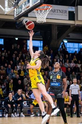Basketball Berlin 31 01 2026 Season 2025 2026 DBBL 1 Bundesliga Alba Berlin Saarlouis Royals Tessa Stammberger Alba, No 06 Jordyn Jenkins Saarlouis, No 32