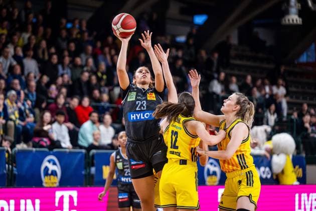 Basketball Berlin 31 01 2026 Season 2025 2026 DBBL 1 Bundesliga Alba Berlin Saarlouis Royals Brynn Shoup Hill Saarlouis, No 23 Lena Gohlisch Alba, No 12 Nina Rosemeyer Alba, No 11
