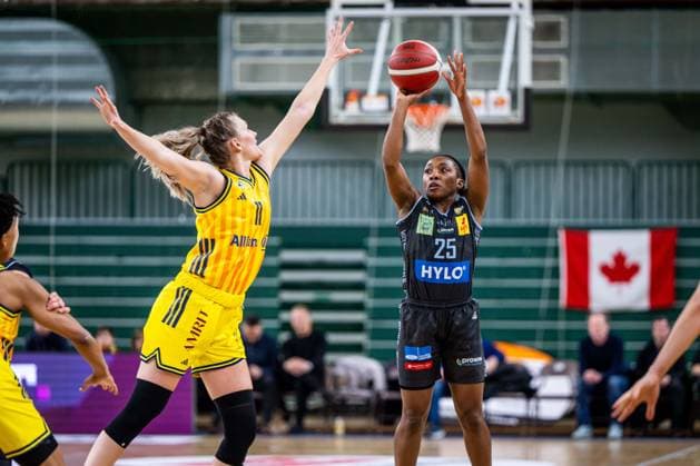 Basketball Berlin 31 01 2026 Season 2025 2026 DBBL 1 Bundesliga Alba Berlin Saarlouis Royals Martha Burse Saarlouis, No 25 Nina Rosemeyer Alba, No 11
