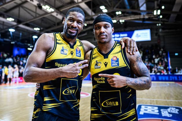 easycredit BBL Basketball Bundesliga 2025 2026 18 Matchday 31 01 2026 Science City Jena vs MHP RIESEN Ludwigsburg v li Ludwigsburgs matchwinner Yorman Polas Bartolo and Stefan Smtih Sparkassen Arena