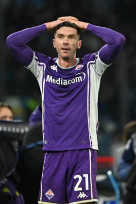 CALCIO - Serie A - SSC Napoli vs ACF Fiorentina Robin Gosens of ACF Fiorentina gesturesduring Serie A Enelive match between SSC Napoli vs ACF Fiorentina:Danilo Gemito Live Photo Naples Italy  Copyright: xIPAxSport ABACAx