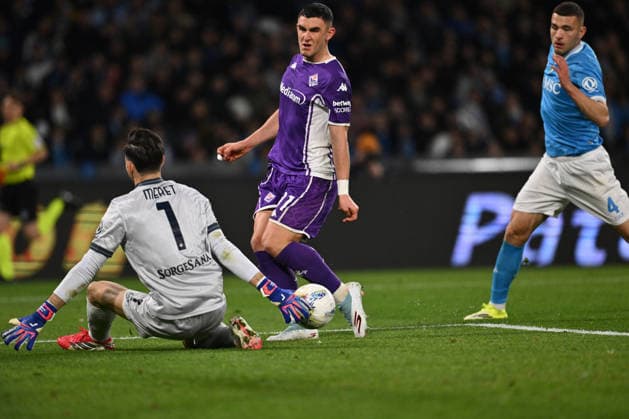 CALCIO - Serie A - SSC Napoli vs ACF Fiorentina Alex Meret of S.S.C. Napoli and Roberto Piccoli of A.C.F. are in action during the 23th day of the Serie A Championship between S.S.C. Napoli and A.C.F. Fiorentina at the Diego Armando Maradona Stadium on January 31, 2026 in Naples, Italy. Naples Italy  Copyright: xIPAxSport ABACAx
