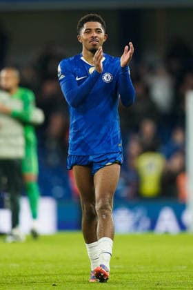 Chelsea v West Ham United, Premier League Wesley Fofana of Chelsea clapping the fans after the Chelsea v West Ham United Premier League match at Stamford Bridge, London, England on 31 January 2026 Credit: Dylan Hepworth Every Second Media Editorial use only. All images are copyright Every Second Media Limited. No images may be reproduced without prior permission. All rights reserved. Premier League and Football League images are subject to licensing agreements with Football DataCo Limited. see https: www.football-dataco.com Copyright: xIMAGO EveryxSecondxMediax ESM-1782-0105 DylanxHepworthx xEveryxSecondxMediax