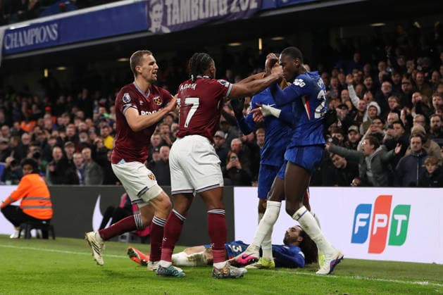 31st January 2026; Stamford Bridge, Chelsea, London, England: Premier League Football, Chelsea versus West Ham United; Players from both sides shoving each other in the 90th+7 minute  KatiexChan Content restricted for UK based newspaper