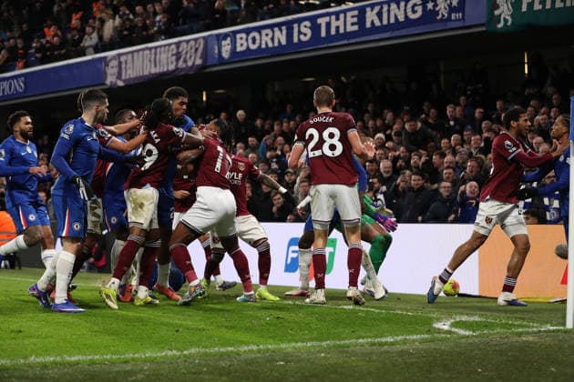 31st January 2026; Stamford Bridge, Chelsea, London, England: Premier League Football, Chelsea versus West Ham United; Players from both sides shoving each other in the 90th+7 minute, with Jean-Clair Todibo of West Ham United grabbing Joan Pedro of Chelsea around the neck  KatiexChan Content restricted for UK based newspaper