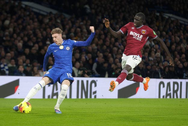 Chelsea v West Ham United, English Premier League, Stamford Bridge, London, UK - 31 01 2026 Cole Palmer of Chelsea crosses the ball celebrates the Premier League home win against West Ham United at Stamford Bridge London Stamford Bridge London GBR, UK NEWSPAPERS OUT Copyright: xMarkxGreenwoodx