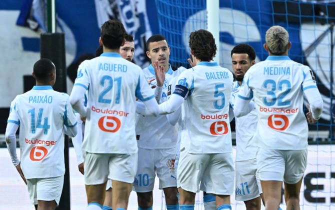Paris FC vs Marseille : French Ligue 1 PARIS, FRANCE - JANUARY 31: Players of Marseille celebrate after a score during the French Ligue 1 (L1) soccer match between Paris FC and Olympique de Marseille at Stade Jean Bouin in Paris, France on January 31, 2026. Mustafa Yalcin Anadolu Paris France. Editorial use only. Please get in touch for any other usage.  Copyright: x2026xAnadoluxMustafaxYalcinx