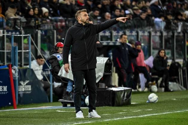 Paolo Zanetti Head Coach of Hellas Verona during Cagliari Calcio vs Hellas Verona FC, Italian soccer Serie A match in Cagliari, Italy, January 31 2026  Copyright: xLuigixCanu IPAxSportx xipa-agency.netx xx IPA_70809619 IPA_Agency_IPA70809619