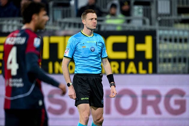 Referee Kevin Bonacina during the Serie A soccer match between Cagliari Calcio and Hellas Verona at the Unipol Domus in Cagliari, Sardinia - Saturday, 31st January 2026. - Soccer  Copyright: xGianlucaxZuddas LaPressex