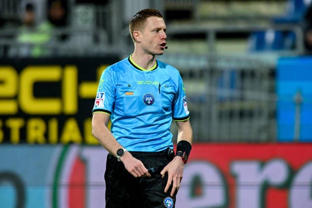 Referee Kevin Bonacina during the Serie A soccer match between Cagliari Calcio and Hellas Verona at the Unipol Domus in Cagliari, Sardinia - Saturday, 31st January 2026. - Soccer  Copyright: xGianlucaxZuddas LaPressex