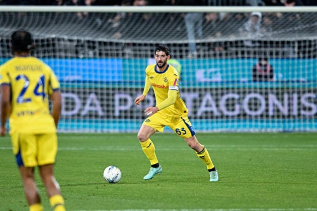 Hellas Verona s Roberto Gagliardini in action during the Serie A soccer match between Cagliari Calcio and Hellas Verona at the Unipol Domus in Cagliari, Sardinia - Saturday, 31st January 2026. - Soccer  Copyright: xGianlucaxZuddas LaPressex