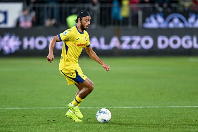 Hellas Verona s Antoine Bernede in action during the Serie A soccer match between Cagliari Calcio and Hellas Verona at the Unipol Domus in Cagliari, Sardinia - Saturday, 31st January 2026. - Soccer  Copyright: xGianlucaxZuddas LaPressex
