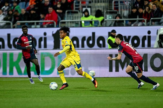 Hellas Verona s Gift Orban in action during the Serie A soccer match between Cagliari Calcio and Hellas Verona at the Unipol Domus in Cagliari, Sardinia - Saturday, 31st January 2026. - Soccer  Copyright: xGianlucaxZuddas LaPressex