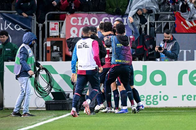 Cagliari s Luca Mazzitelli celebrates after scoring the goal during the Serie A soccer match between Cagliari Calcio and Hellas Verona at the Unipol Domus in Cagliari, Sardinia - Saturday, 31st January 2026. - Soccer  Copyright: xGianlucaxZuddas LaPressex