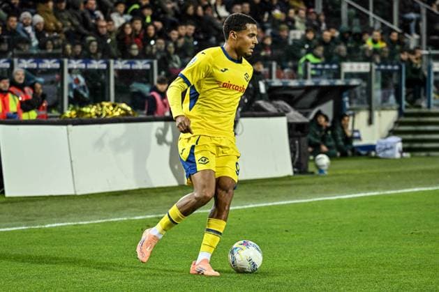 Amin Sarr of Hellas Verona during Cagliari Calcio vs Hellas Verona FC, Italian soccer Serie A match in Cagliari, Italy, January 31 2026  Copyright: xLuigixCanu IPAxSportx xipa-agency.netx xx IPA_70809968 IPA_Agency_IPA70809968