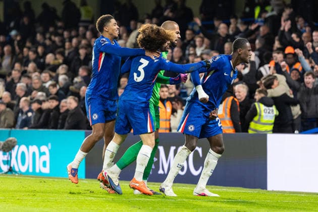 Chelsea v West Ham United, Premier League Chelsea celebrate their 3-2 win after the final whistle during the Premier League match between Chelsea and West Ham United at Stamford Bridge, London, UK on 31 January 2026. London Stamford Bridge Greater London UK Editorial use only DataCo restrictions apply See www.football-dataco.com , Copyright: xToyinxOshodix PSI-23659-0090