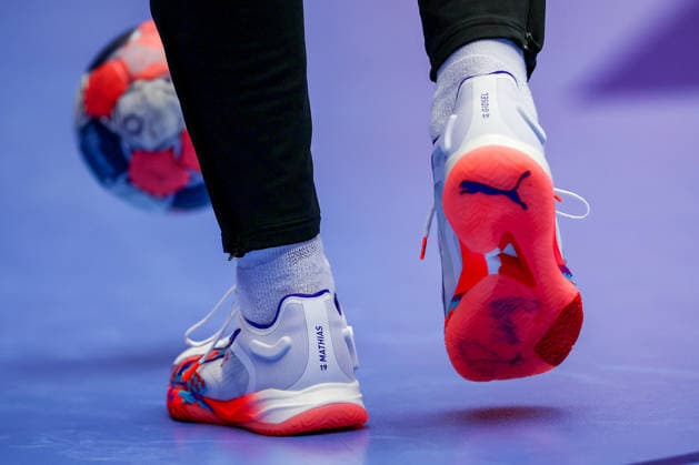 30 01 2026, Handball, Men s EHF EURO 2026, Denmark Iceland, Jyske Bank Boxen in Herning, Denmark, Semi Finals The new handball shoes in the Special Edition Signature Shoe in cooperation with Puma by Mathias Gidsel Denmark 19 Denmark