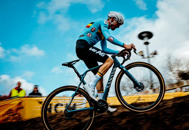 Cyclocross - UCI cyclo-cross World Championships Hulst - Day 2 Aaron Dockx (BEL ) on his way to the world title 2026 UCI cyclo-cross World Championships Men U23 - Hulst The Netherlands Photo: Stijn Bastens CC Hulst The Netherlands  Copyright: xContentxCurationx StijnxBastensx xCCx
