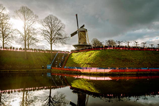 Cyclocross - UCI cyclo-cross World Championships Hulst - Day 2 The UCI cyclo-cross World Championships Women Elite through the historic heart of the fortified city Hulst, by the Windmill 2026 UCI cyclo-cross World Championships Women Elite - Hulst The Netherlands Photo: Stijn Bastens CC Hulst The Netherlands  Copyright: xContentxCurationx StijnxBastensx xCCx