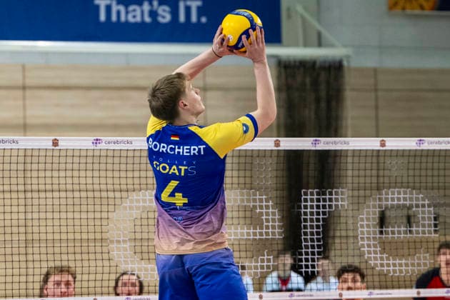 1 Volleyball Bundesliga Season 2025 2026 Cerebricks Volley Goats Mitteldeutschland vs Barock Volleys MTV Ludwigsburg Halle, Germany January 31, 2026 In the picture Tom Borchert Bitterfeld with ball, Halle Saale swh Arena Sachsen Anhalt Germany