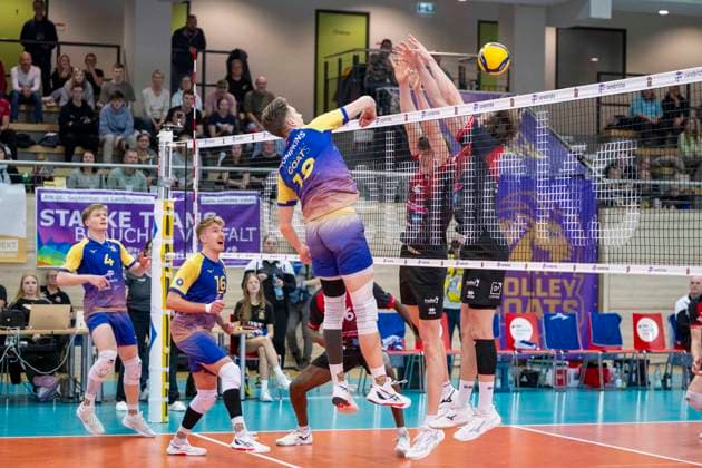 1 Volleyball Bundesliga Season 2025 2026 Cerebricks Volley Goats Mitteldeutschland vs Barock Volleys MTV Ludwigsburg Halle, Germany January 31, 2026 Pictured from left Tom Borchert Bitterfeld , Paul Stommel Bitterfeld , Dax Tompkins Bitterfeld , Jan Huber Ludwigsburg and Ben Simon Bonin Ludwigsburg Halle Saale swh Arena Sachsen Anhalt Germany