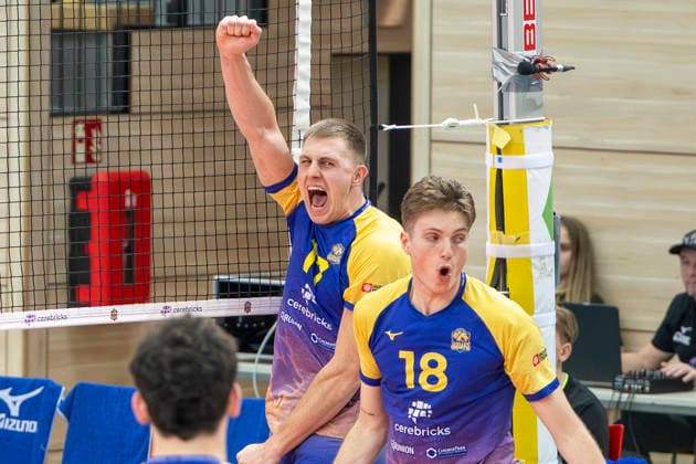 1 Volleyball Bundesliga Season 2025 2026 Cerebricks Volley Goats Mitteldeutschland vs Barock Volleys MTV Ludwigsburg Halle, Germany January 31, 2026 In the picture from left Valdas Listanskis Bitterfeld and Dax Tompkins Bitterfeld Cheers, joy, emotion, Halle Saale swh Arena Sachsen Anhalt Germany