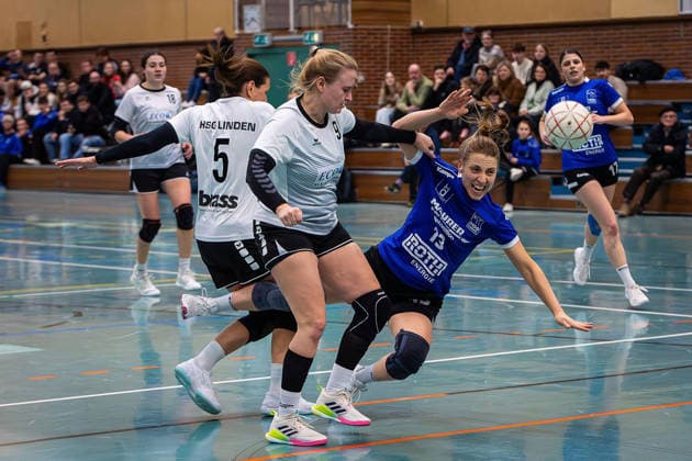 31 01 2026, xovx, Handball Women Handball Oberliga Mitte, HSG Lumdatal HSG Linden v l Milena Stuppy HSG Linden , Nina Luh HSG Linden , Lena Lepere HSG Linden , Madeleine Müller HSG Lumdatal , Lea Bulling HSG Lumdatal Rabenau Londorf Lumdatalhalle Hessen Deutschland DE