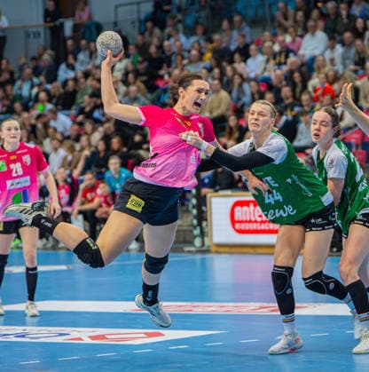 Handball I Women I Season 2025 2026 I 1 HBF I 15 Matchday I VFL Oldenburg SV Union Halle Neustadt I 31 01 2026 Oldenburg Small EWE Arena Lower Saxony Germany Copyright: xLobeca JonasxBoningx