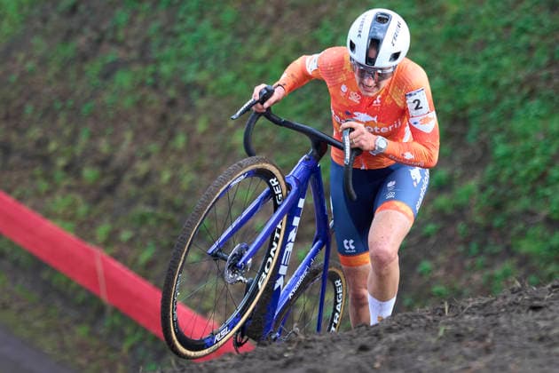 2026-01-31 2026 Rabobank UCI Cyclo-cross World Championships HULST, NETHERLANDS - JANUARY 31: BRAND Lucinda NETHERLANDS NED during the 2026 Rabobank UCI Cyclo-cross World Championships at on January 31, 2026 in Hulst, Netherlands. Hulst Netherlands Content not available for redistribution in The Netherlands directly or indirectly through any third parties. Copyright: xRobxPauelx
