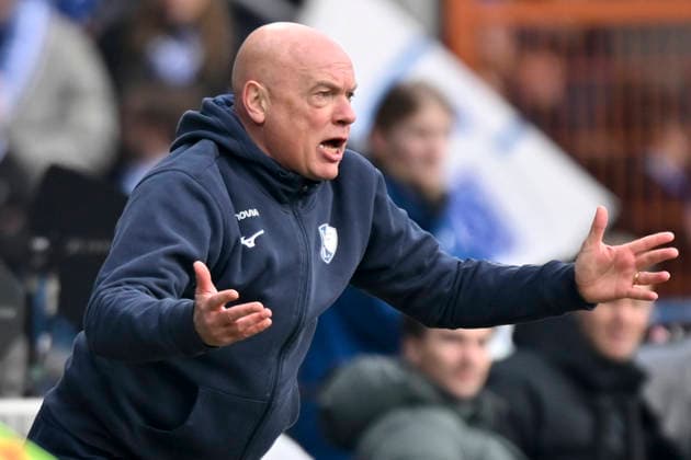 Uwe Rösler Roesler Bochum gesture gestures gestures 31 01 2026 Soccer VfL Bochum vs FC Schalke 04, Vonovia Ruhrstadion, Bochum, DFB DFL REGULATIONS PROHIBIT ANY USE OF PHOTOGRAPHS AS IMAGE SEQUENCES AND OR QUASI VIDEO Copyright: xpepphotox xHorstxMauelshagenx pep00321, pep_20260131_hm_266530