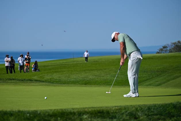 January 31, 2026: Brooks Koepka putts on the 5th hole during the third round of the Farmers Insurance Open on Torrey Pines South Course in San Diego, California. CSM San Diego USA - ZUMAc04_ 20260131_zma_c04_136 Copyright: xJustinxFinex
