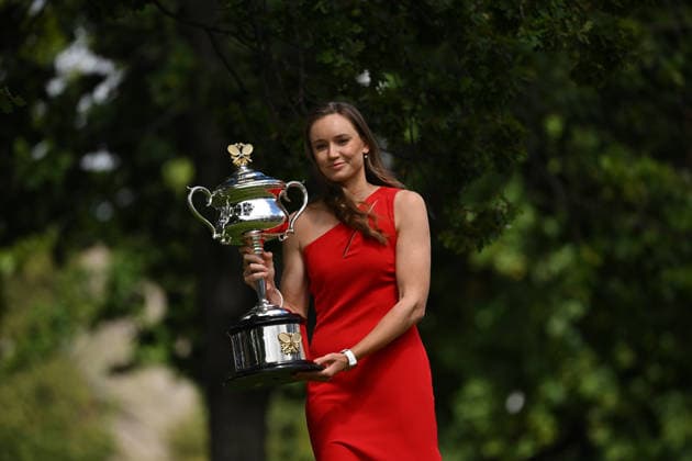 TENNIS AUSTRALIAN OPEN, Elena Rybakina of Kazakhstan arrives to a media call with the Daphne Akhurst Memorial Cup after winning the winning the Australian Open women™s singles final against Aryna Sabalenka of Belarus along the Yarra River in Melbourne, Sunday, February 1, 2026. ( NO ARCHIVING MELBOURNE VICTORIA AUSTRALIA  Copyright: xJAMESxROSSx 20260201129940262266