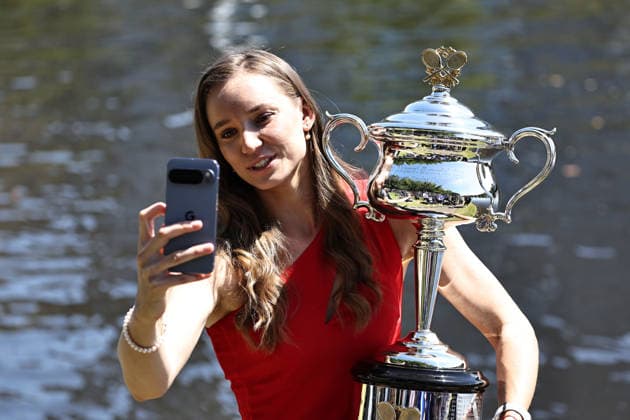 Elena Rybakina, KAZ, after final of 2026 Australian Open in Melbourne during a photoshoot at Yarra river, 01 02 2026