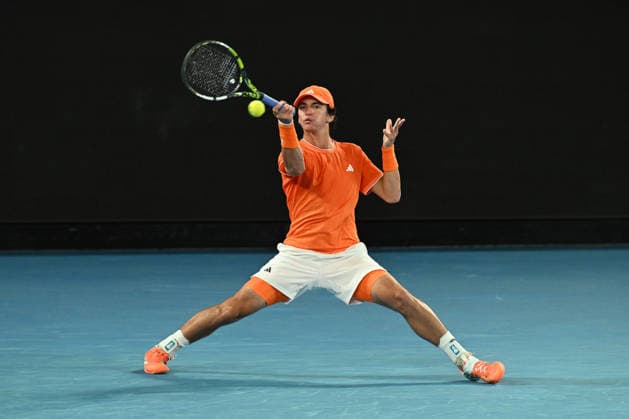 TENNIS AUSTRALIAN OPEN, Keaton Hance of the U.S in action against Ziga Sesko of Slovenia during the boy s singles final on day 15 of the 2026 Australian Open tennis tournament at Melbourne Park in Melbourne, Sunday, February 1, 2026. ( NO ARCHIVING MELBOURNE VICTORIA AUSTRALIA  Copyright: xJAMESxROSSx 20260201154562059061