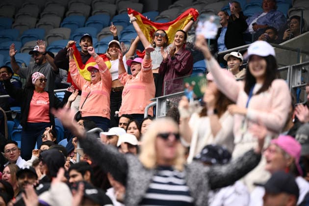 TENNIS AUSTRALIAN OPEN, Fans wait for the arrival of Spanish former tennis player Rafael Nadal during a fan event during Day 15 of the 2026 Australian Open tennis tournament at Melbourne Park in Melbourne, Sunday, February 1, 2026. ( NO ARCHIVING MELBOURNE VICTORIA AUSTRALIA  Copyright: xJOELxCARRETTx 20260201197265995504