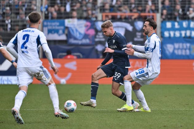 Kenan Karaman FC Schalke 04 , Leandro Morgalla VfL Bochum , v re 31 01 2026, Fußball 2 Bundesliga, Saison 2025 2026, 20 Spieltag, VfL Bochum FC Schalke 04 2 0 DFL regulations prohibit any use of photographs as image sequences and or quasi video Bochum Vonovia Ruhrstadion Nordrhein Westfalen Germany Team2