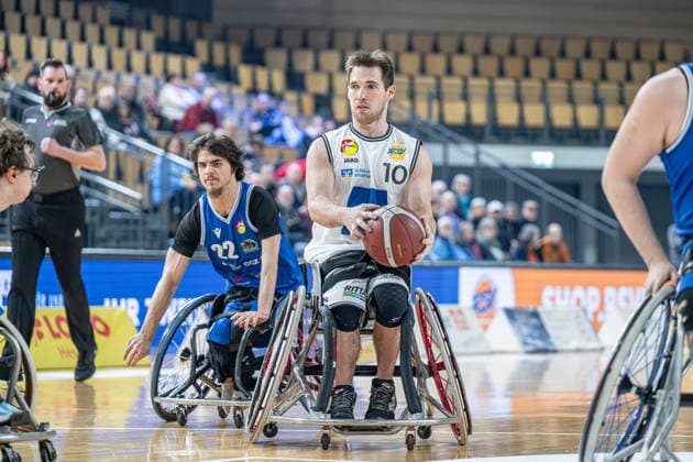 RBBL RSV Lahn Dill RB Zwickau, 31 01 26 Colin Higgins RSV Lahn Dill, 10 , Garret Ostepchuk RB Zwickau, 22 RBBL RSV Lahn Dill RB Zwickau Wetzlar, 31 01 26 Copyright: xBEAUTIFULxSPORTS Roeczeyx