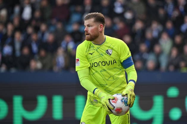 Goalkeeper Timo Horn VfL Bochum 31 01 2026, Soccer 2 Bundesliga, Season 2025 2026, 20 Matchday, VfL Bochum FC Schalke 04 2 0 DFL regulations prohibit any use of photographs as image sequences and or quasi video Bochum Vonovia Ruhrstadion Nordrhein Westfalen Germany Team2