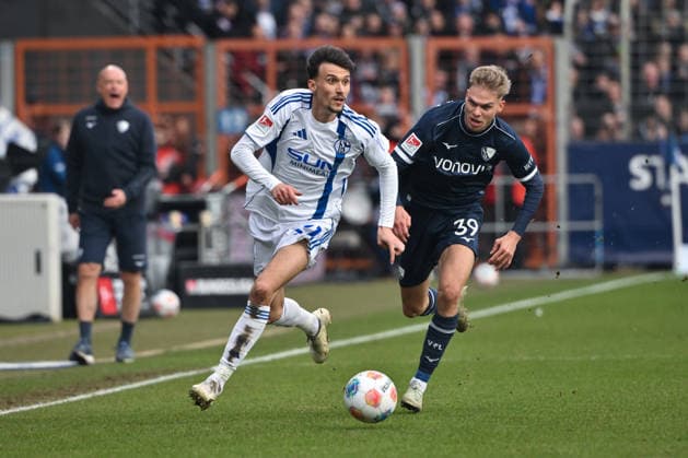Dejan Ljubicic FC Schalke 04 , Leandro Morgalla VfL Bochum , v li 31 01 2026, Fußball 2 Bundesliga, Saison 2025 2026, 20 Spieltag, VfL Bochum FC Schalke 04 2 0 DFL regulations prohibit any use of photographs as image sequences and or quasi video Bochum Vonovia Ruhrstadion Nordrhein Westfalen Germany Team2