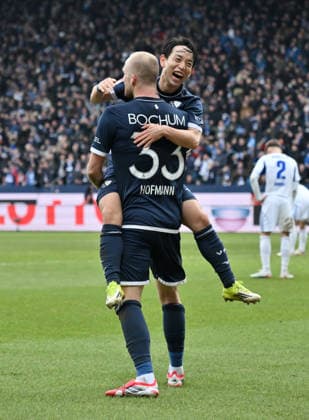 Jubel 2 0 Philipp Hofmann VfL Bochum , Koji Miyoshi VfL Bochum , v li 31 01 2026, Fußball 2 Bundesliga, Saison 2025 2026, 20 Spieltag, VfL Bochum FC Schalke 04 2 0 DFL regulations prohibit any use of photographs as image sequences and or quasi video Bochum Vonovia Ruhrstadion Nordrhein Westfalen Germany Team2