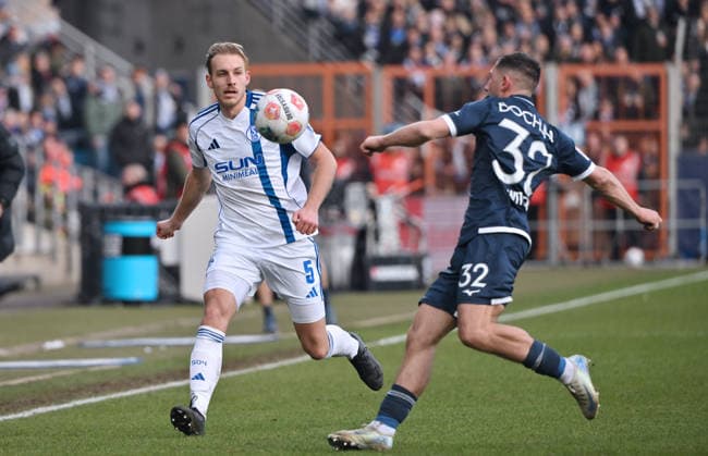 Timo Becker FC Schalke 04 , Maximilian Wittek VfL Bochum , v li 31 01 2026, Fußball 2 Bundesliga, Saison 2025 2026, 20 Spieltag, VfL Bochum FC Schalke 04 2 0 DFL regulations prohibit any use of photographs as image sequences and or quasi video Bochum Vonovia Ruhrstadion Nordrhein Westfalen Germany Team2
