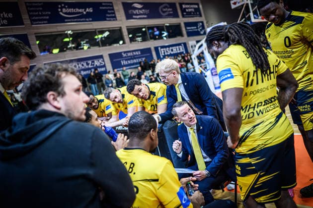 easycredit BBL Basketball Bundesliga 2025 2026 18 Matchday 31 01 2026 Science City Jena vs MHP RIESEN Ludwigsburg Coach Mikko Riipinen Lubu speaks to the team, timeout Sparkassen Arena