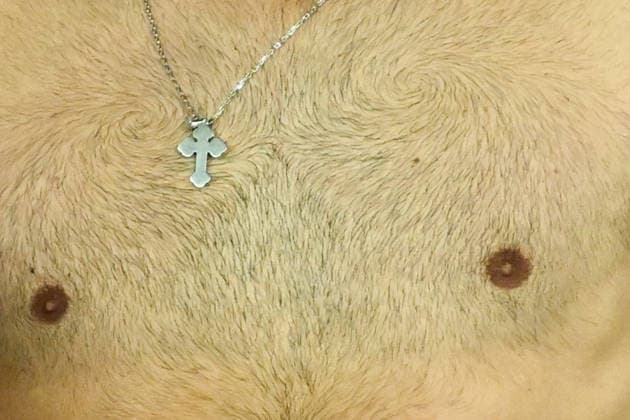 TENNIS AUSTRALIAN OPEN, An Orthodox Christian cross is seen on the chest of Novak Djokovic of Serbia during the men™s singles final against Carlos Alcaraz of Spain on day 15 of the 2026 Australian Open tennis tournament at Melbourne Park in Melbourne, Sunday, February 1, 2026. ( NO ARCHIVING MELBOURNE VICTORIA AUSTRALIA  Copyright: xJOELxCARRETTx 20260201172117982935