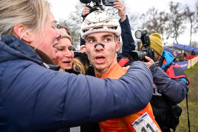 UCI World Championships 2026 Hulst HULST, BELGIUM - FEBRUARY 01 : Heeren Delano (Ned) celebrating his victory during the 2026 UCI Cyclo-Cross World Championships for Men Junior on February 01, 2026 in Hulst, Belgium, 01 02 2026 Hulst Belgium  Copyright: xNicoxVereeckenx